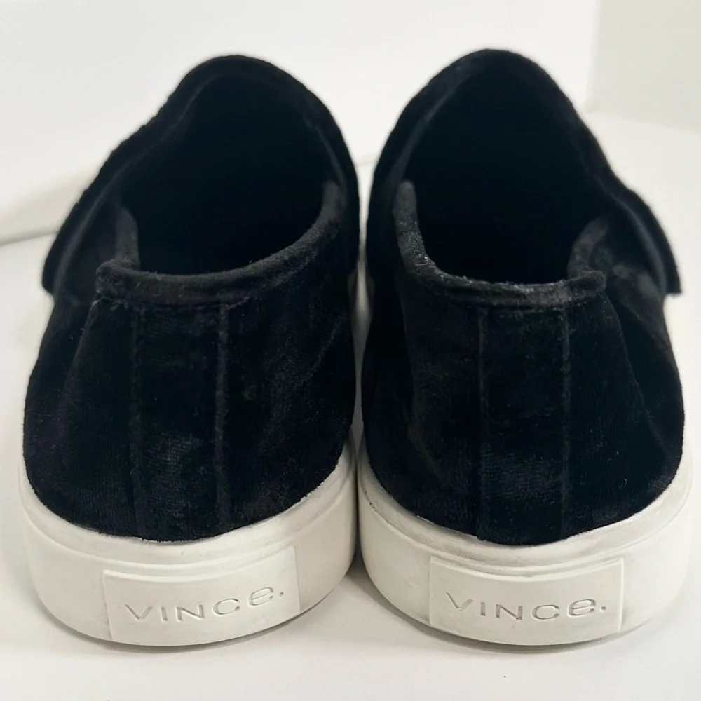 Vince Blair Velvet Black Slip On Sneakers Women Size 9M Classic Luxury Old Money